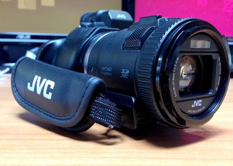 JVC GCPX100 Zoom dynamique x19 Blog Cobra