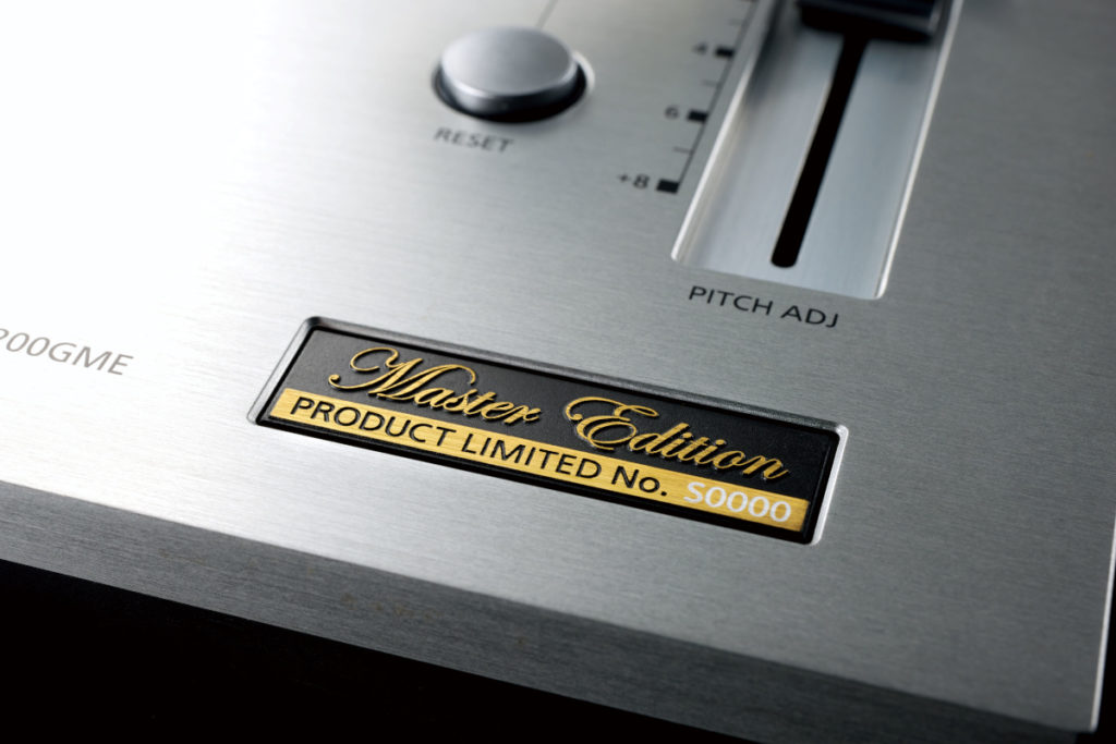 Une édition limitée à 1200 exemplaire (SL1200GME) et 1210 exemplaire (SL1210GME)