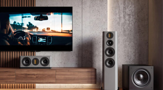 Wharfedale Nova : quatre caissons de basses de 8 à 15 pouces