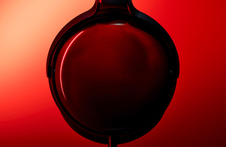 Audio-Technica ATH-AWX7000 : casque fermé haut de gamme en cyprès de Kiso