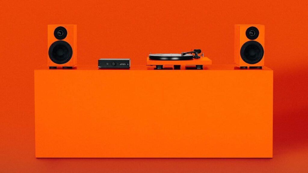 Pro-Ject Debut EVO 2 et Speaker Box 5 S2 Signal Orange