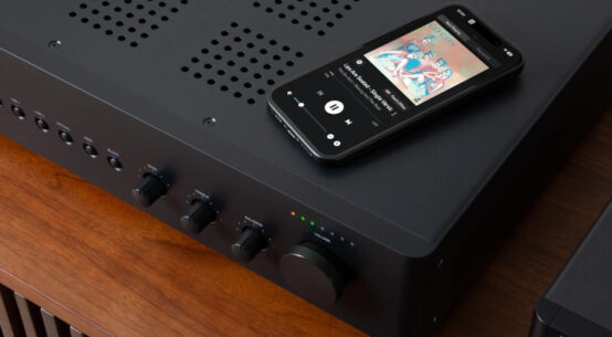 NAD C 359S et C 569 : ampli streaming et lecteur CD Classic