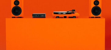 Pro-Ject : Debut EVO 2 et Speaker Box 5 S2 en Signal Orange