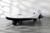 Rega Replay : une platine vinyle d'entrée de gamme à 349 €