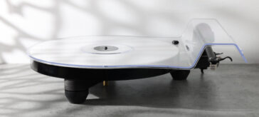 Rega Replay : une platine vinyle d'entrée de gamme à 349 €