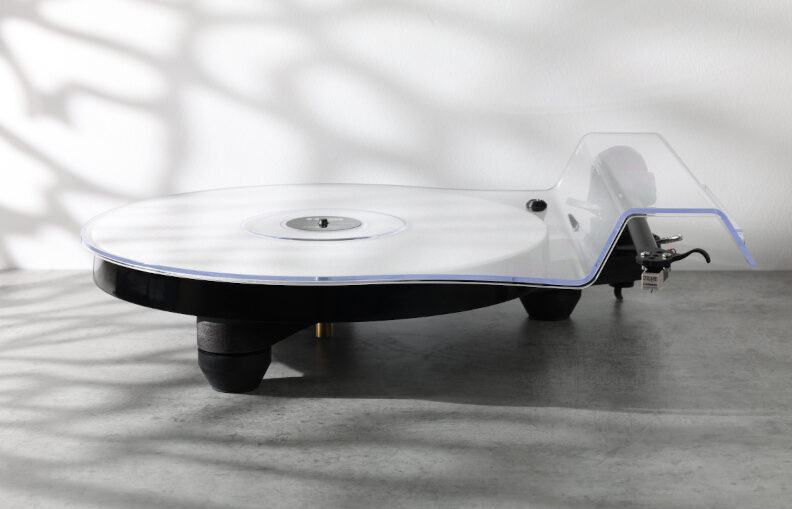 Rega Replay : une platine vinyle d'entrée de gamme à 349 €