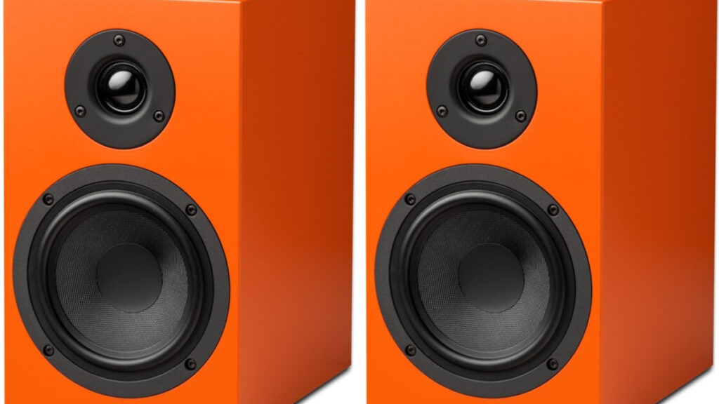 Pro-Ject : Debut EVO 2 et Speaker Box 5 S2 en Signal Orange