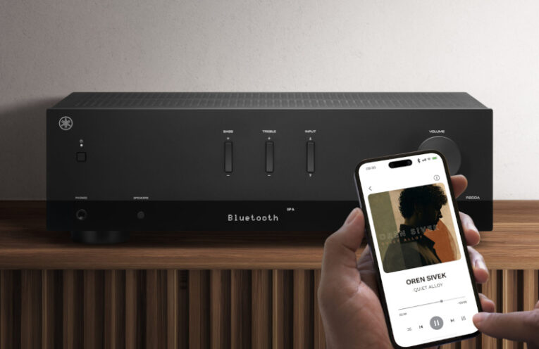 Yamaha R200A : ampli-tuner stéréo 100 W, phono MM et Bluetooth